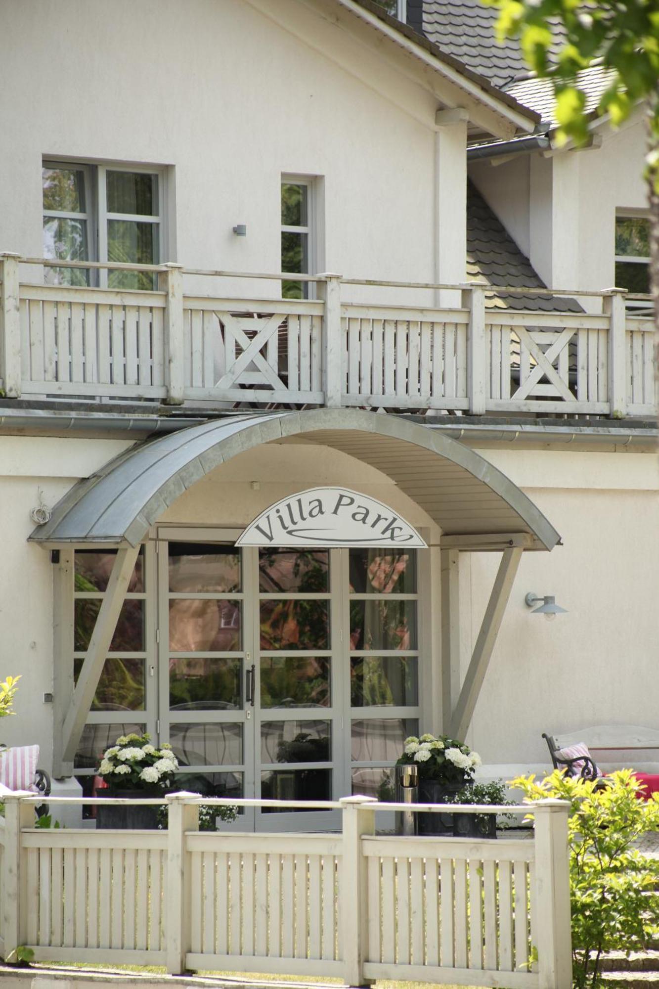 Villa Park Wiselka Spa & Wellness Kültér fotó